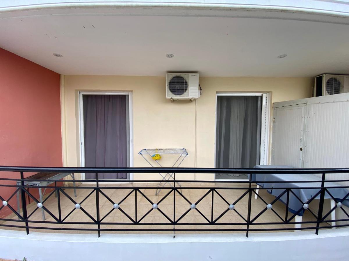 Vivian'S Apartment Chalkida Bagian luar foto