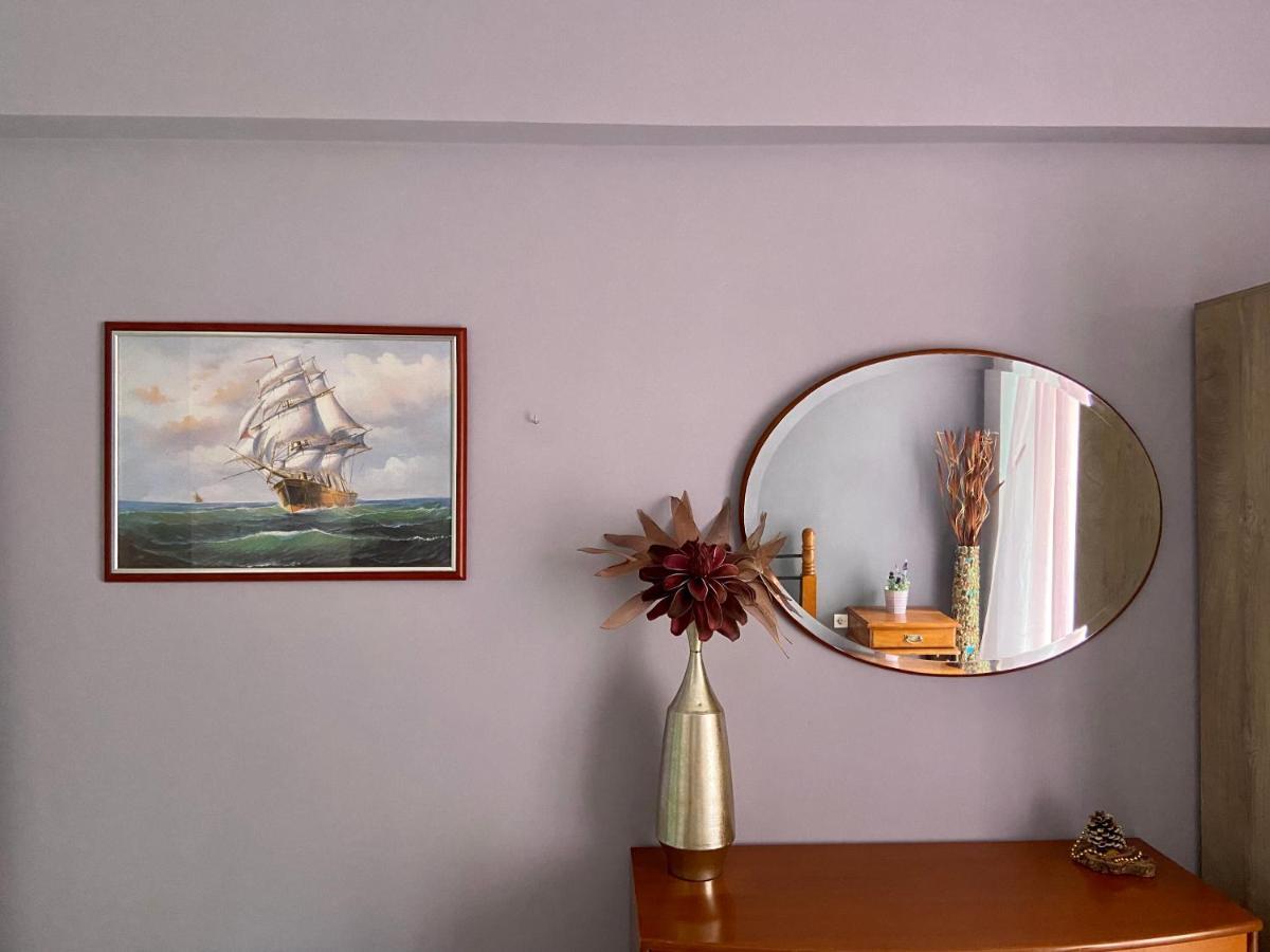 Vivian'S Apartment Chalkida Bagian luar foto
